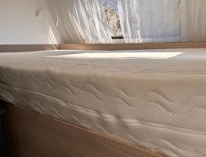 Slecht slapen in de caravan? Zo maak je je matras écht comfortabel